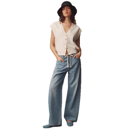 Womens Casual V-neck Knit Vest With A Fitted Waist Perfect For Layering Or Wearing Solo As An Outer Layer