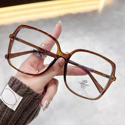 Black Oversized-frame Glassesperfect For A No-makeup Look