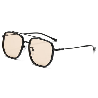Fashionable Oversized Metal Sunglasses With A Premium Feel