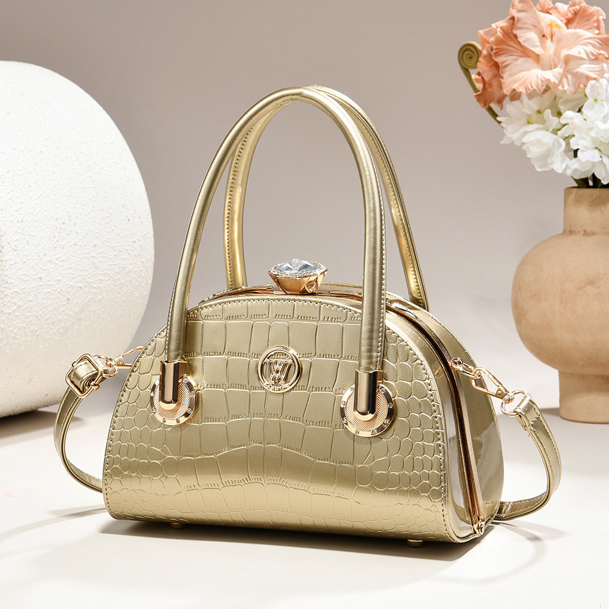 Womens Gold-trimmed Handbag Light-luxury Glossy-leather Shell Bag