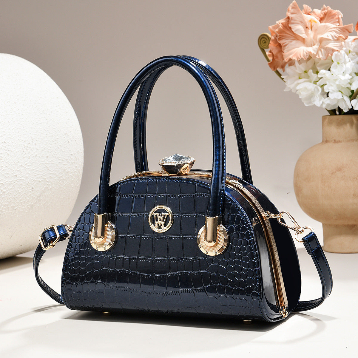 Womens Gold-trimmed Handbag Light-luxury Glossy-leather Shell Bag