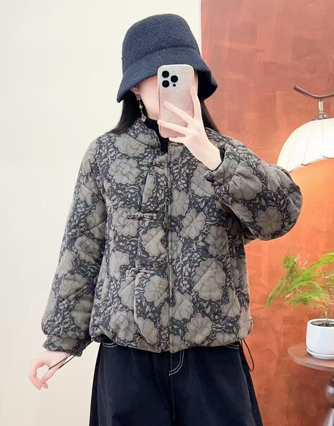 Womens Cotton-Polyester Printed Stand-Collar Coat
