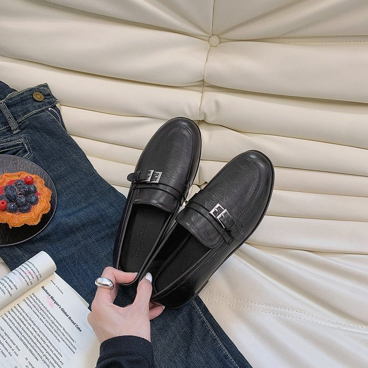 Women's Old Money Style Flat Low Heel Loafers Autumn New Arrival British Belt Buckle Vintage Deep Mouth Dress Shoes