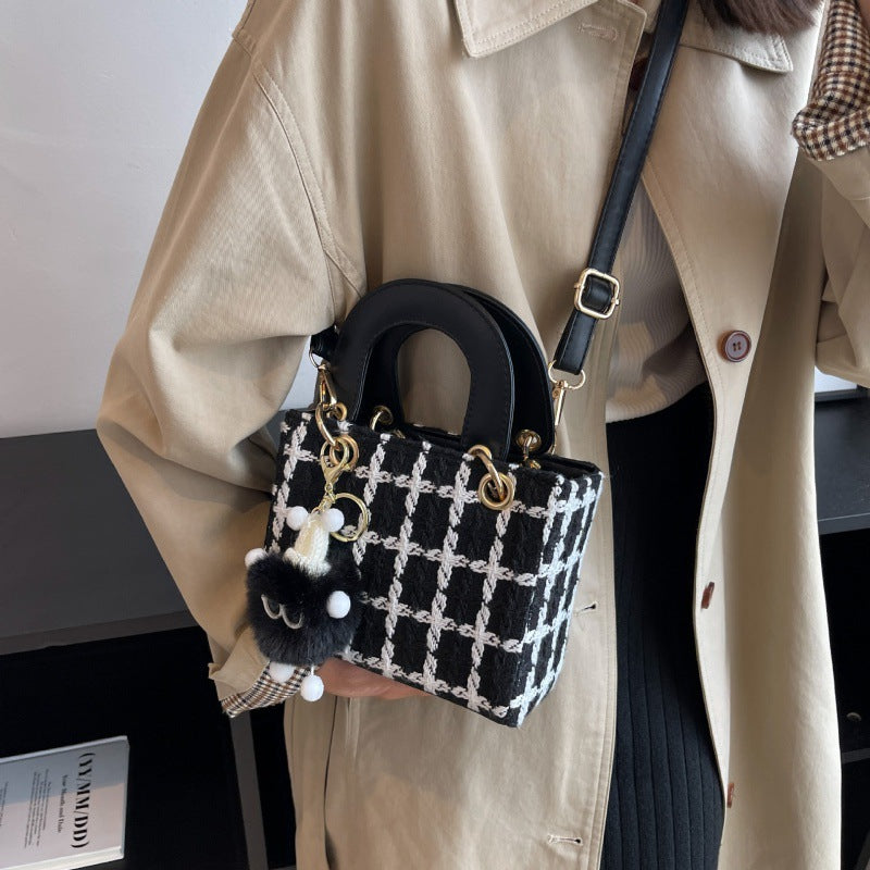 Niche Design Woolen Bag 2022 New Style Bag Women's Bag Autumn Internet Popular Crossbody Bag Portable Daffy Bag
