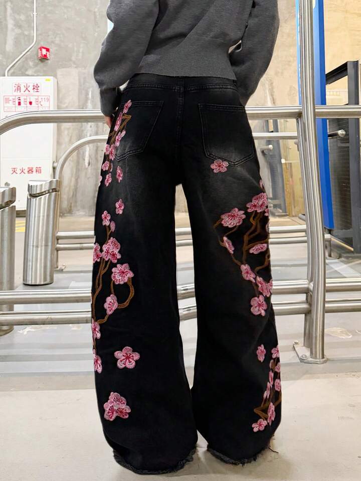 Womens Retro Floral Embroidery Jeans