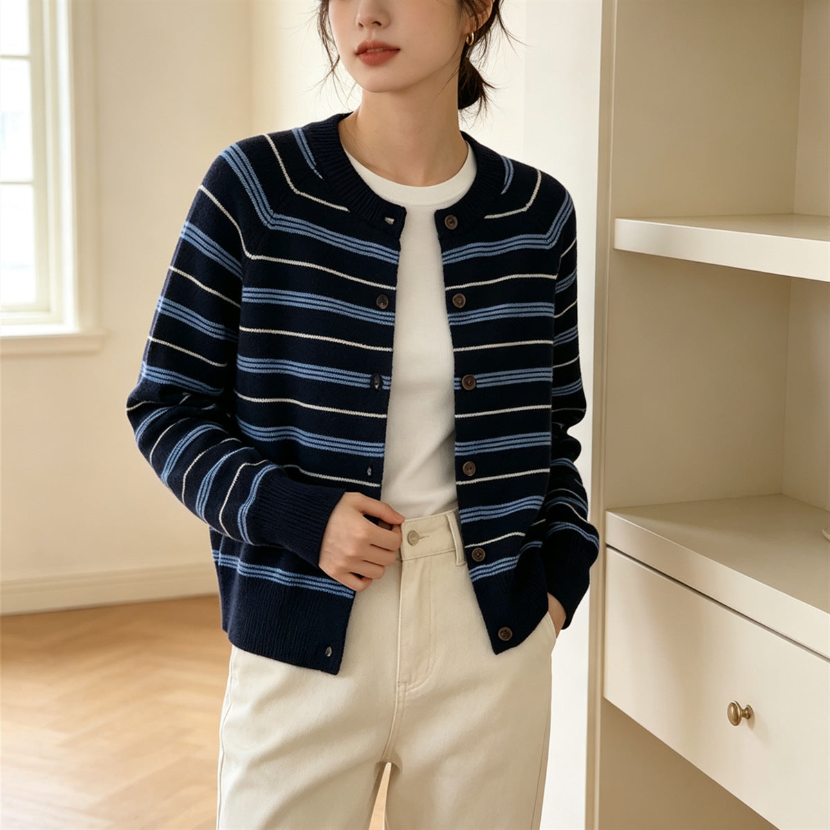 Womens Elegant Contrasting-Color Striped Sweater