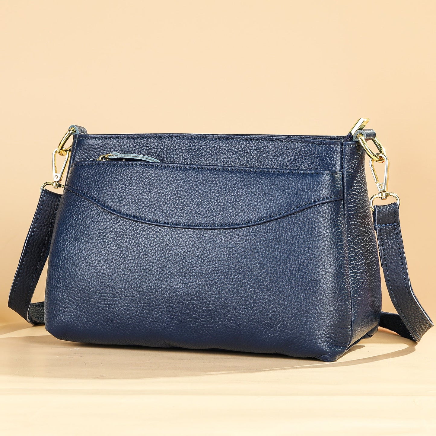 Womens Fashionable Casual Crossbody Bag Made Of Full-Grain Leather