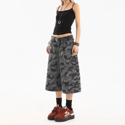 Retro Camouflage Cropped Denim Shorts For Women