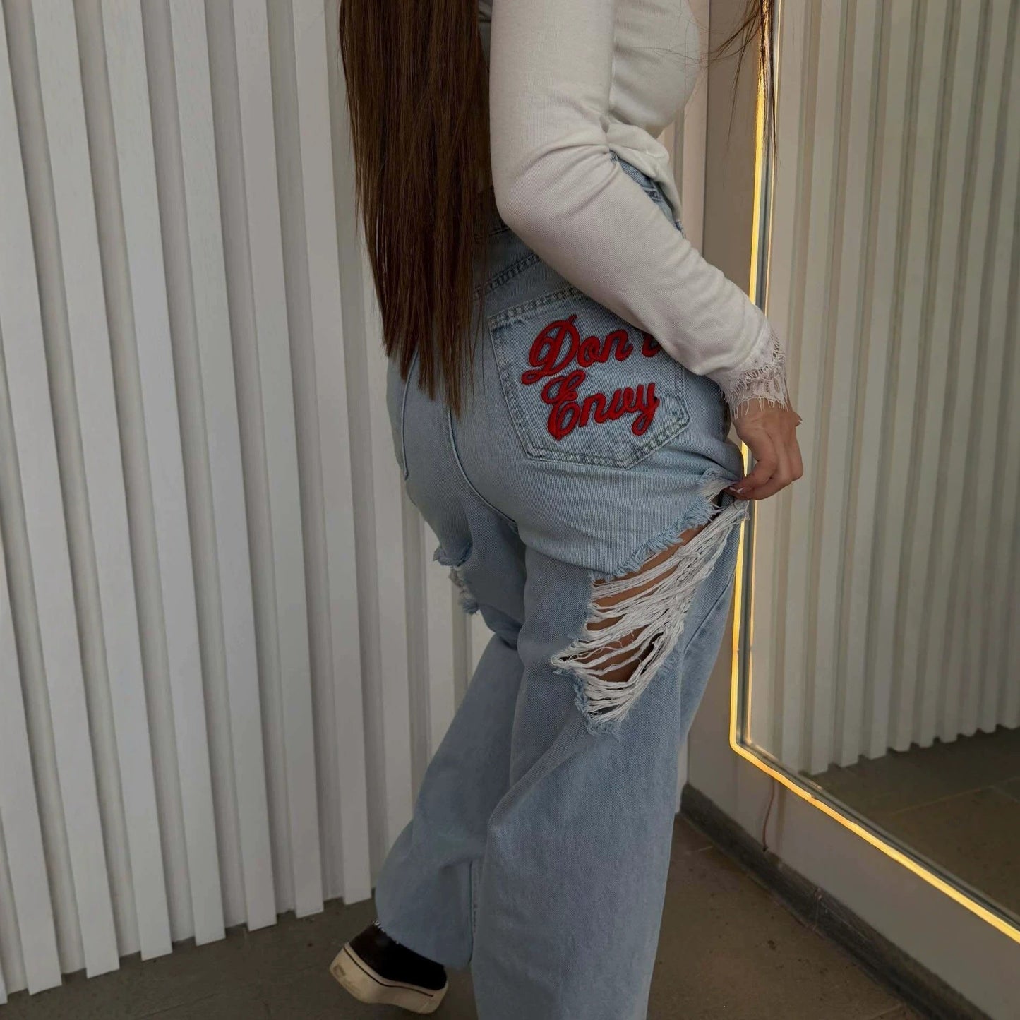 Women's Straight-leg Washed Embroidered Ripped Jeans