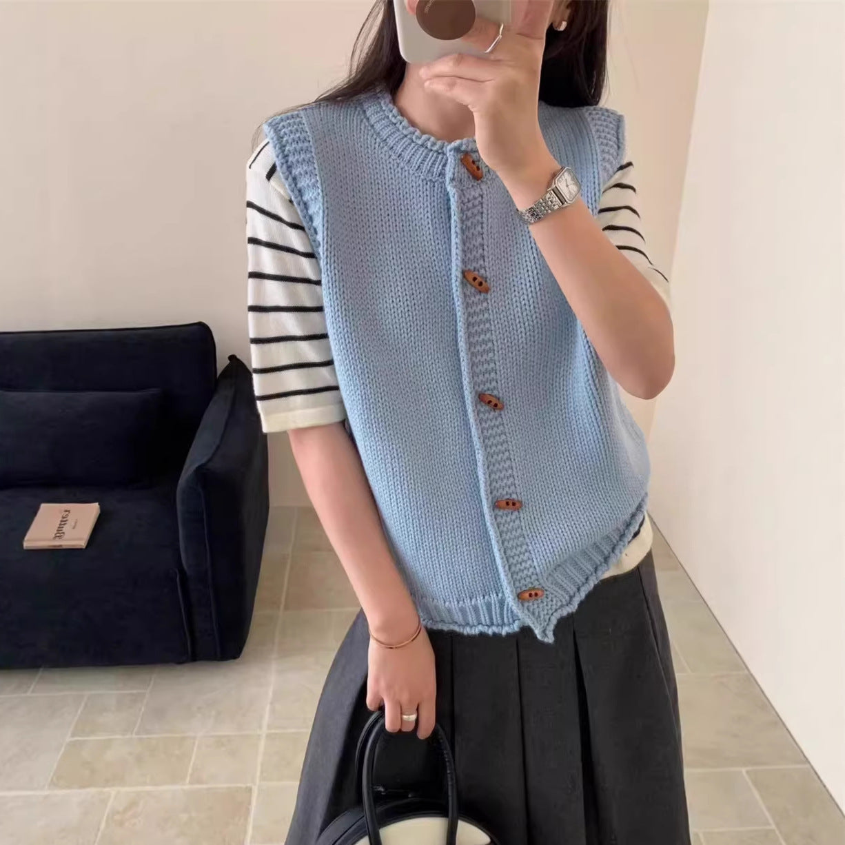 Design Focused Round Neck Ribbed Knit Vest With Wooden Buttons