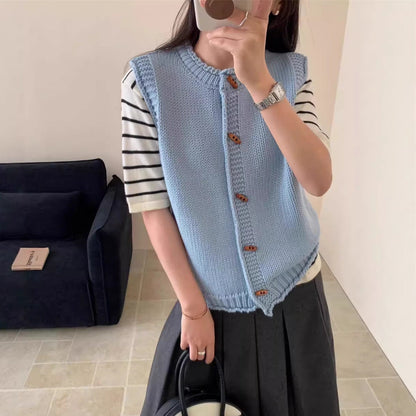 Design Focused Round Neck Ribbed Knit Vest With Wooden Buttons