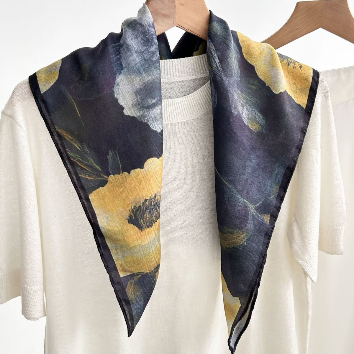 Women's Vintage High-end Outer Silk Scarf