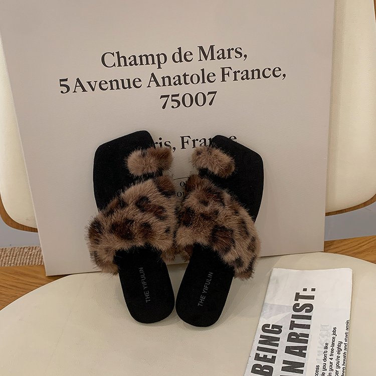 Women Square Toe Cross Band Furry Slides Leopard Print Faux Fur Flat Slippers Casual Indoor Outdoor Warm Plush Slide Sandals