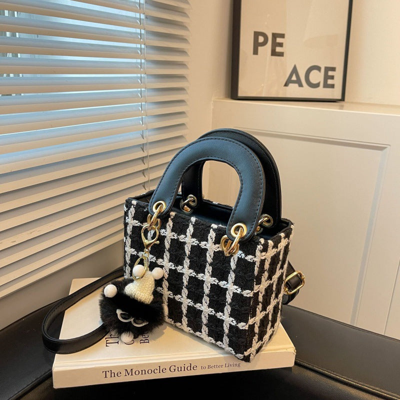 Niche Design Woolen Bag 2022 New Style Bag Women's Bag Autumn Internet Popular Crossbody Bag Portable Daffy Bag