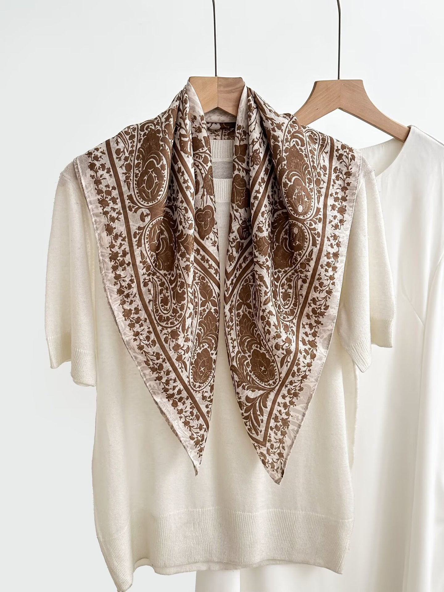 Women's Vintage High-end Outer Silk Scarf