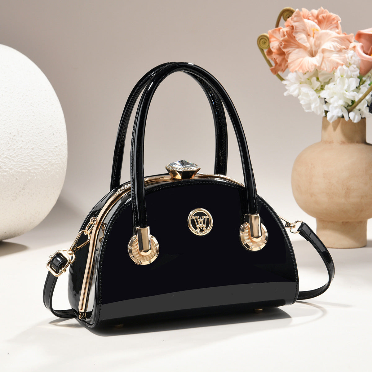 Womens Gold-trimmed Handbag Light-luxury Glossy-leather Shell Bag
