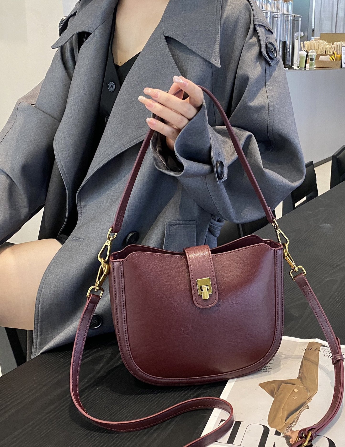 Minimalist Fashion Light Luxury Saddle Bag Genuine Leather Handbag Versatile Handheld Cowhide Shoulder Crossbody Bag Underarm Bag