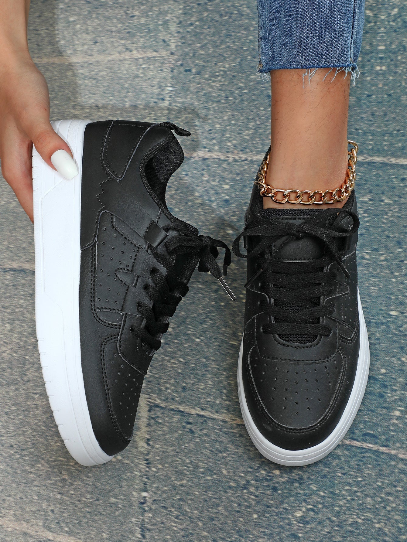 European Fashion Platform Couple's Board Shoes