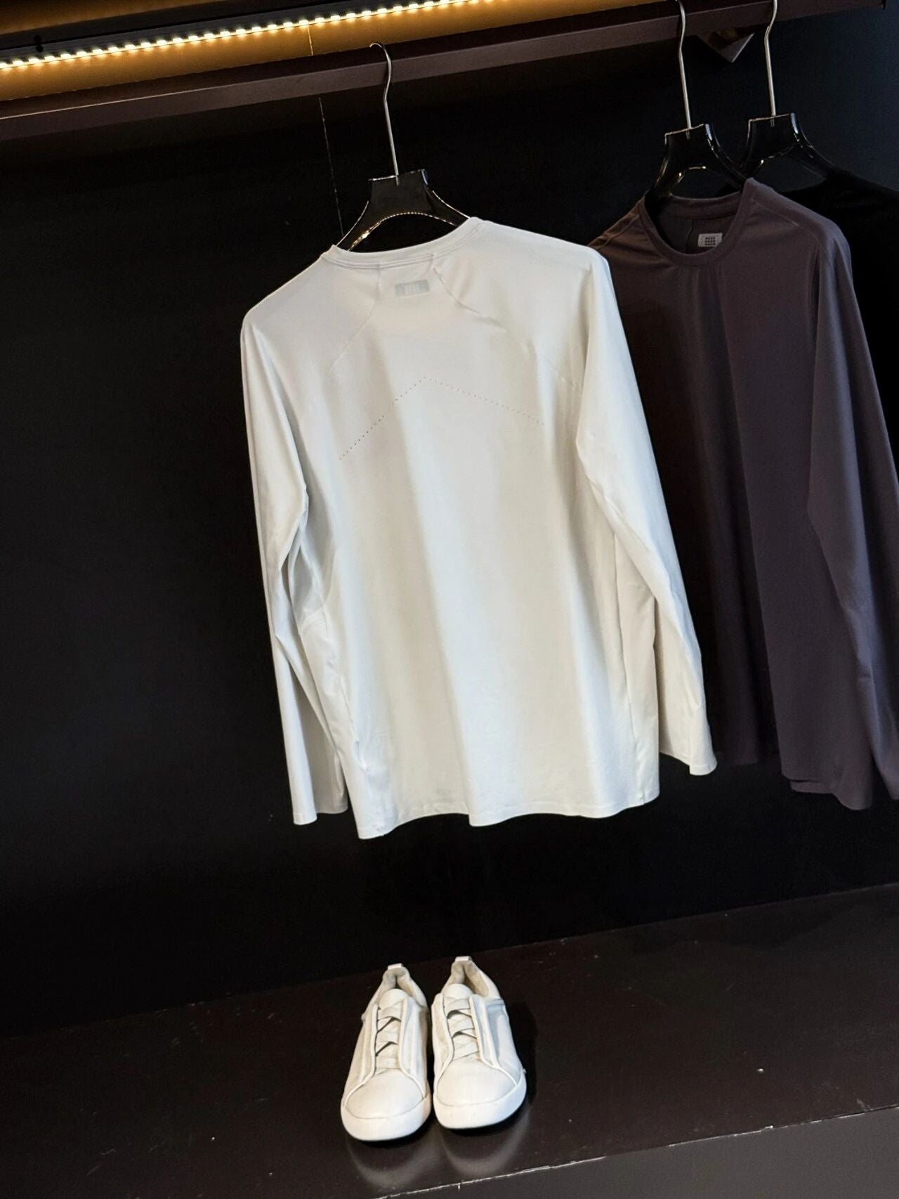 Men's Crew Neck Long Sleeve T-Shirt, High Stretch Seamless Functional Base Layer Top, Versatile Athletic Undershirt For Commuting Outdoor Spring Fall
