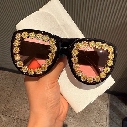 Retro Exaggerated Oversized Heart-shaped Cat-eye Sunglasses For Women