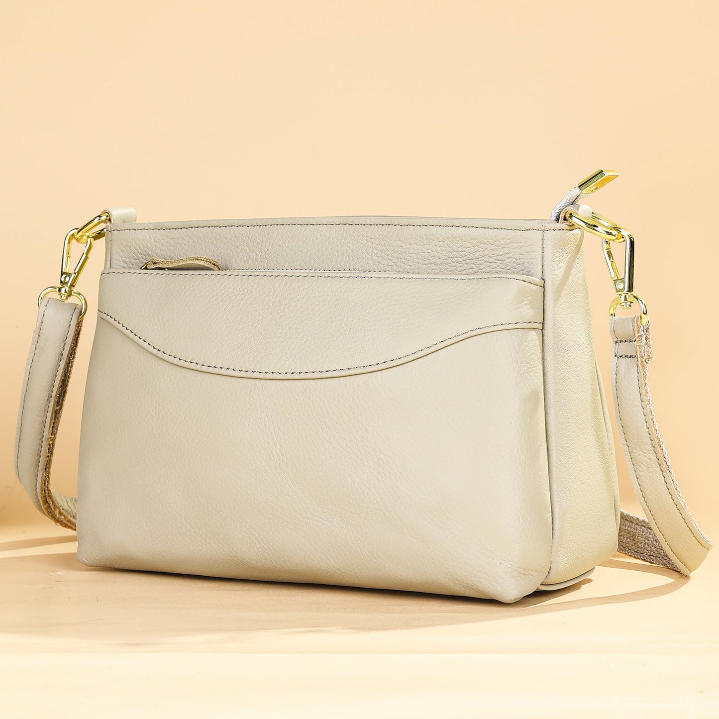 Womens Fashionable Casual Crossbody Bag Made Of Full-Grain Leather