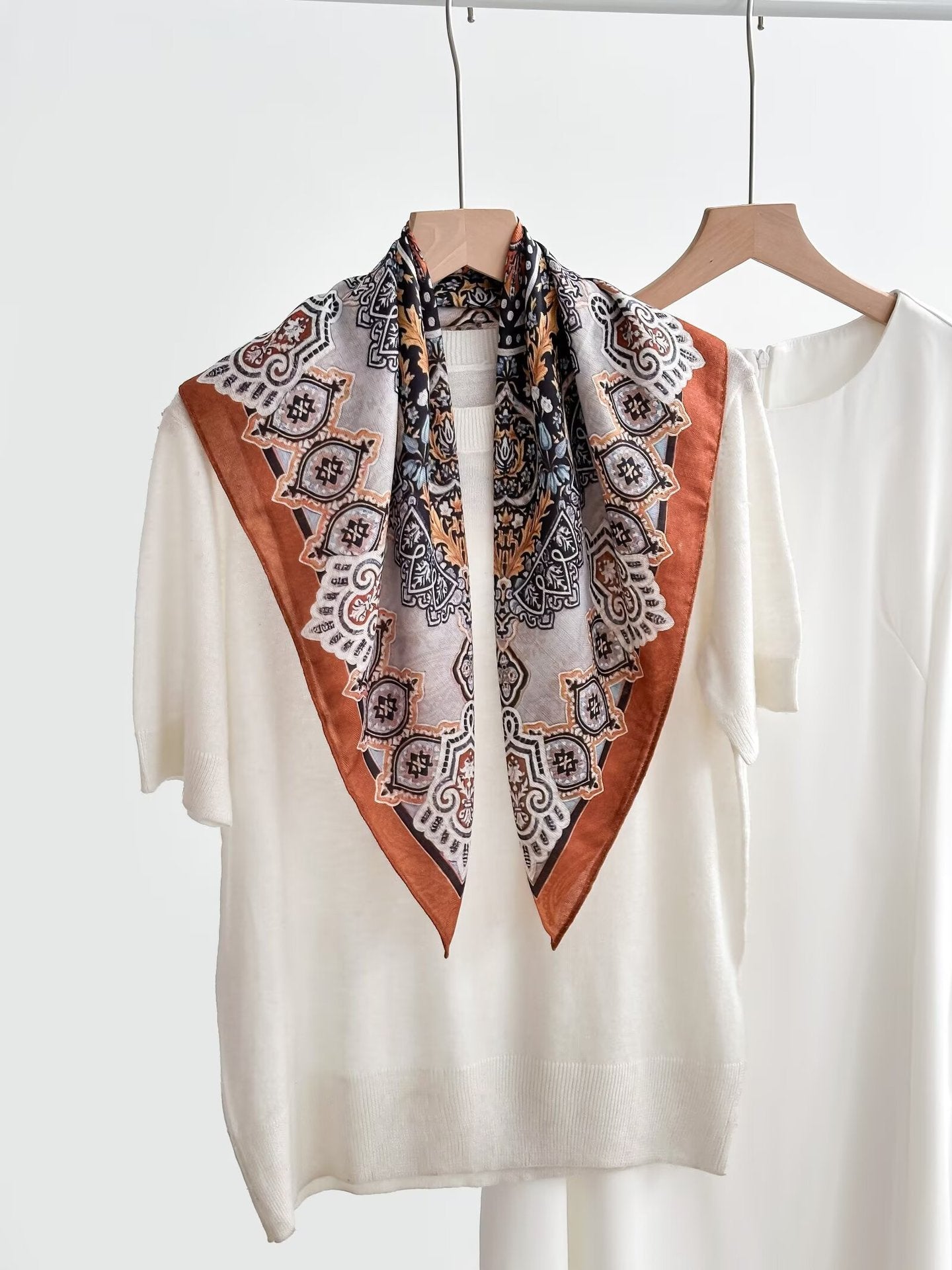 Women's Vintage High-end Outer Silk Scarf