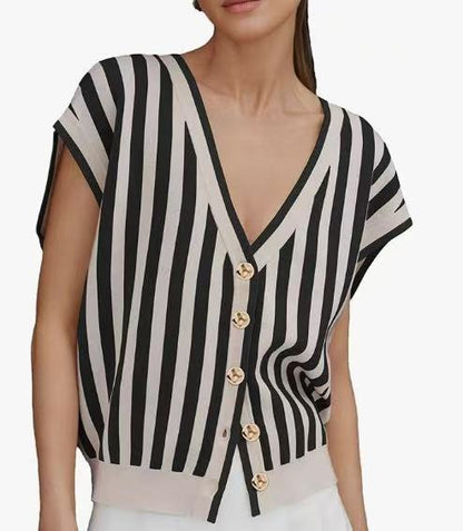 Womens Casual V-neck Knit Vest With A Fitted Waist Perfect For Layering Or Wearing Solo As An Outer Layer