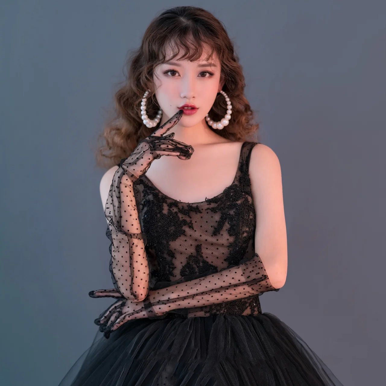 Women's Polka-Dot Extended Lace Gloves