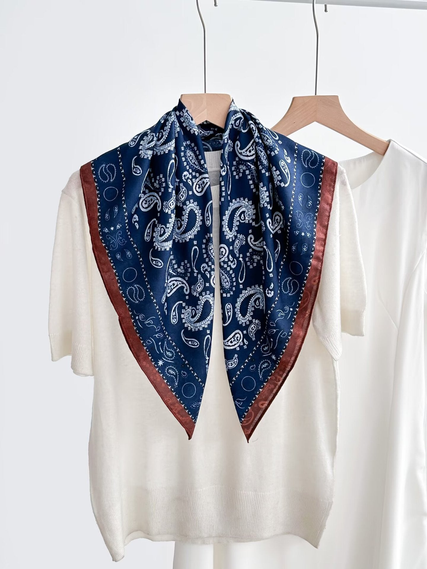 Women's Vintage High-end Outer Silk Scarf