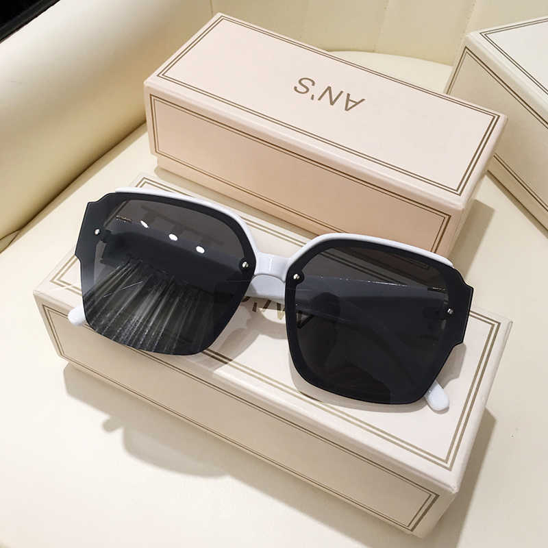 Large-frame UV-protection Classic Sunglasses