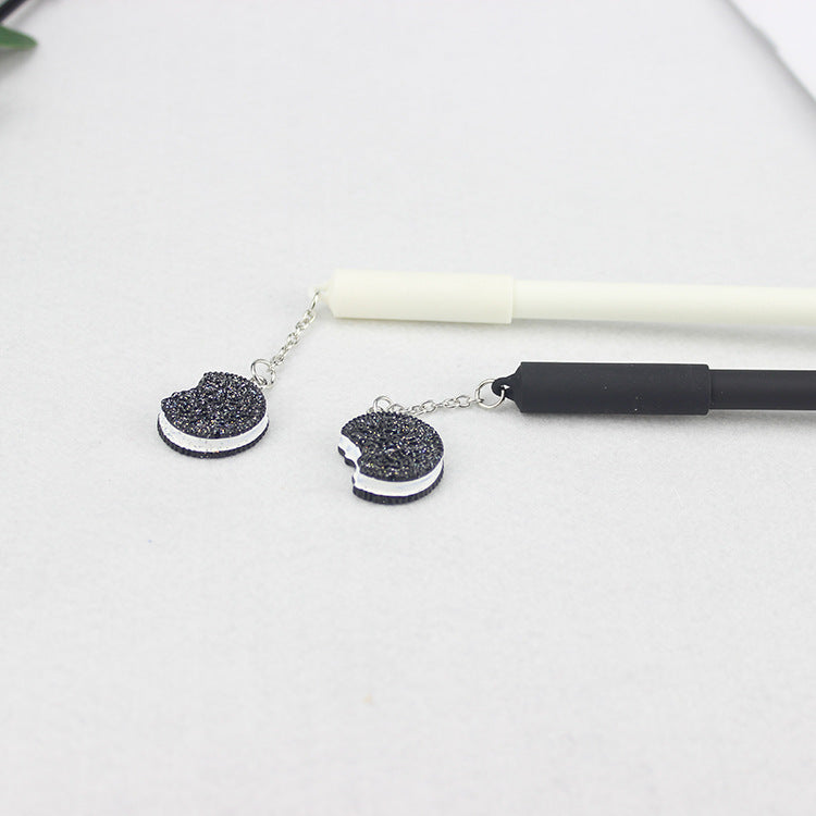 Popular Black and White Pendant Gel Pen