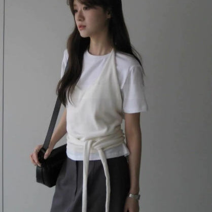 Solid-color Halter-neck Knitted Vest With A Belt