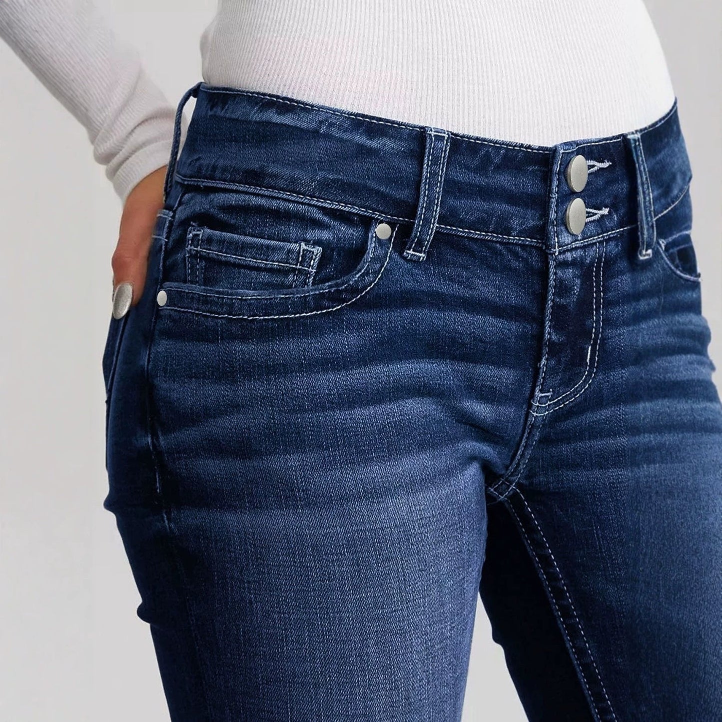 Stylish Blue Frayed-edge Denim Jeans American Street-style With A Unique Flair