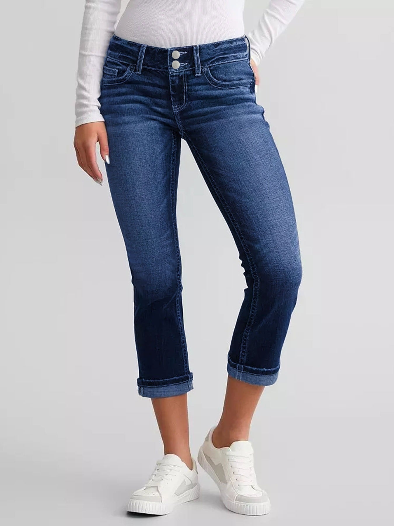 Stylish Blue Frayed-edge Denim Jeans American Street-style With A Unique Flair